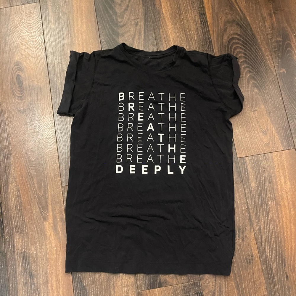 Lululemon tshirt